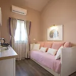 Nautilus Luxury شقة فندقية 4*